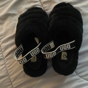 Ugg slipper fuzzy black